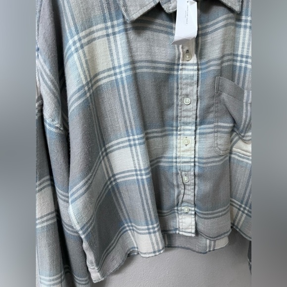 NEW American Eagle Cropped Flannel Size Medium NWT - Picture 2 of 6